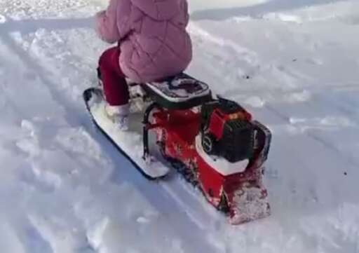 Изображение для Гусеничная приставка к детскому снегокату