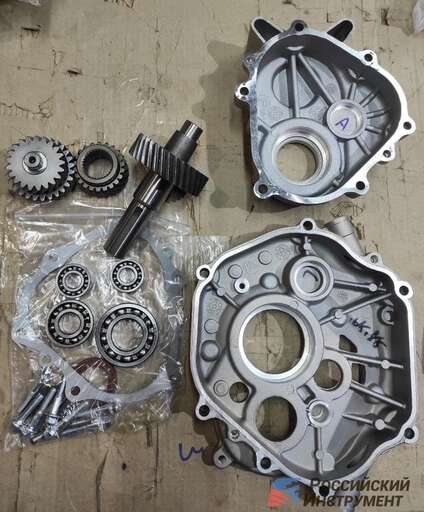 Изображение для Редуктор шестеренчатый, косозубчатый понижающий без сцепления (тип L, понижение 1:2, 25 мм вал двигателя) + крышка двигателя