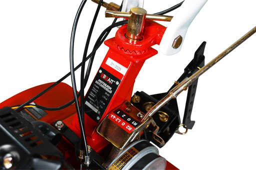 Изображение для Мотоблок бензиновый BR-402 (7л.с.) колёса 4*10, ременной, 4 скорости вперёд 2 назад