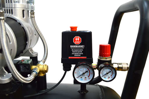 Изображение для Компрессор воздушный Brait KB-3900/100X3 PRO (3.9 кВт)