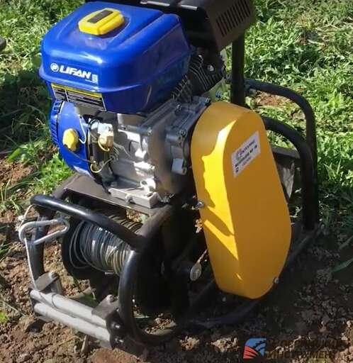 Изображение для Мотолебедка Ижтехмаш  МЛ-1М Бычок (6.5 лс, ножная, набор навесного оборудования (плуг,окучник)