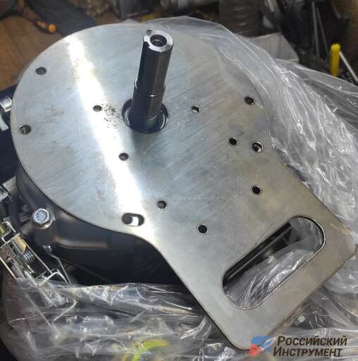 Изображение для Переходник для установки современного двигателя на лодочный мотор Ветерок (пластина + 12 втулок) для установки двигателя LIFAN типа 1P70FV-B (6 /8