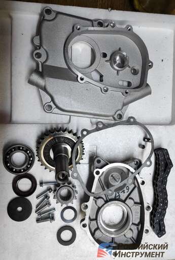 Изображение для Редуктор шестеренчатый понижающий без сцепления (тип L, понижение 1:2, 20 мм вал двигателя) + крышка двигателя
