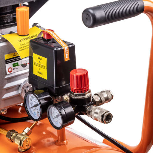 Изображение для Компрессор масляный коаксиальный Foxweld AERO 220/50 (1.5 кВт)