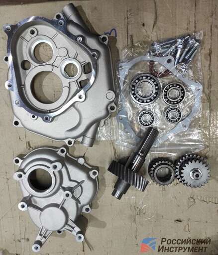 Изображение для Редуктор шестеренчатый, косозубчатый понижающий без сцепления (тип L, понижение 1:2, 25 мм вал двигателя) + крышка двигателя